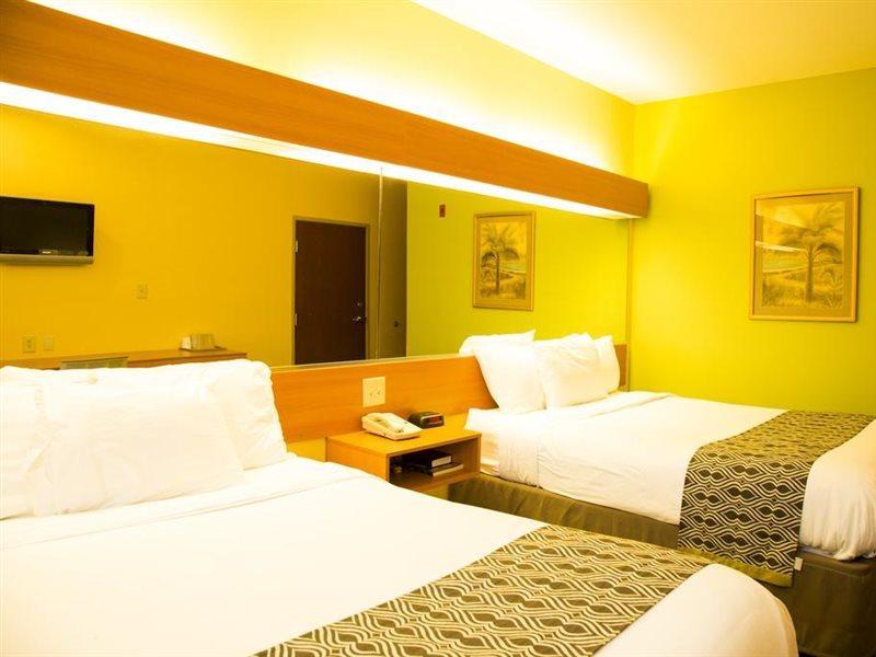 Microtel Inn & Suites By Wyndham Panama City Exterior photo