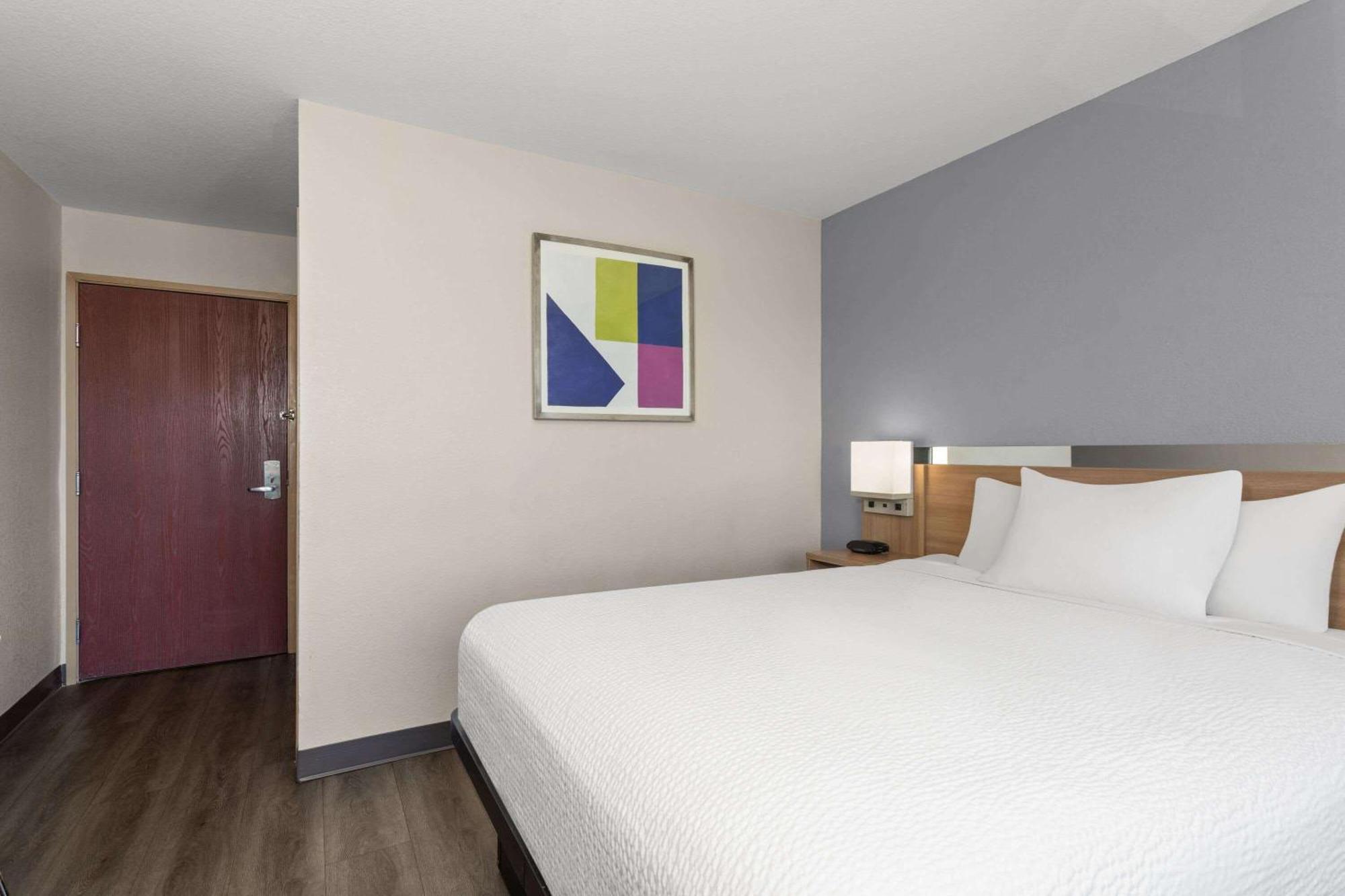 Microtel Inn & Suites By Wyndham Panama City Exterior photo